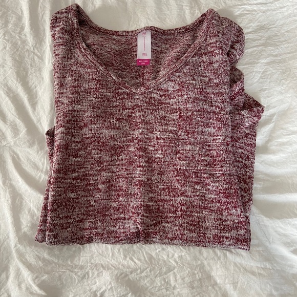 Red and white knitted t-shirt - Picture 1 of 1